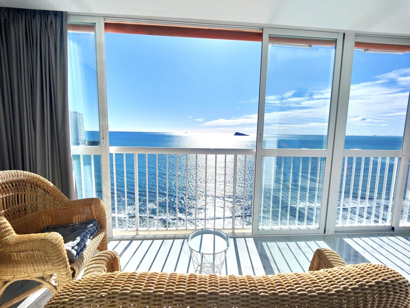 Appartement Veracruz Benidorm au 19e étage avec terrasse et vue panoramique sur la mer et l’île de Benidorm – première ligne Playa Levante