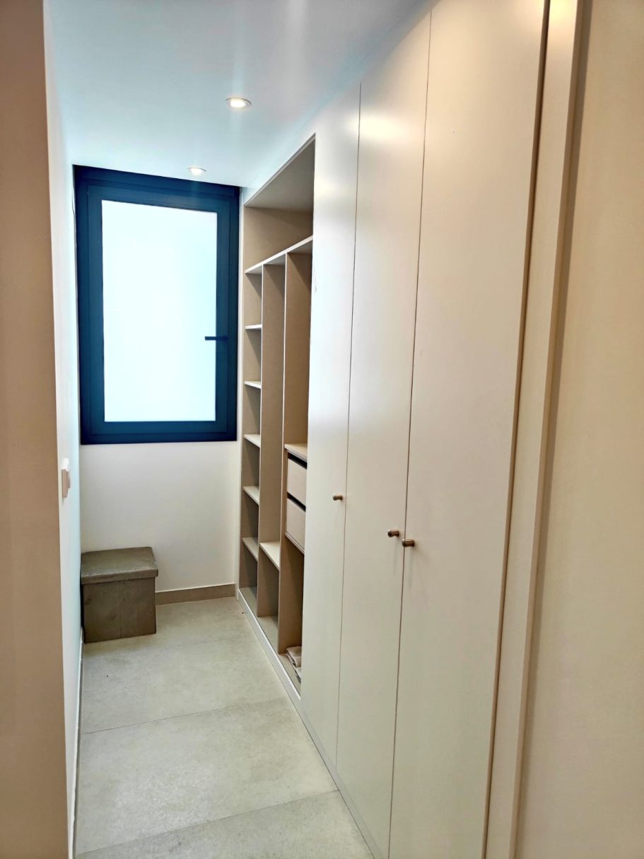 Dressing élégant dans Master Bedroom – villa Polop Bay View