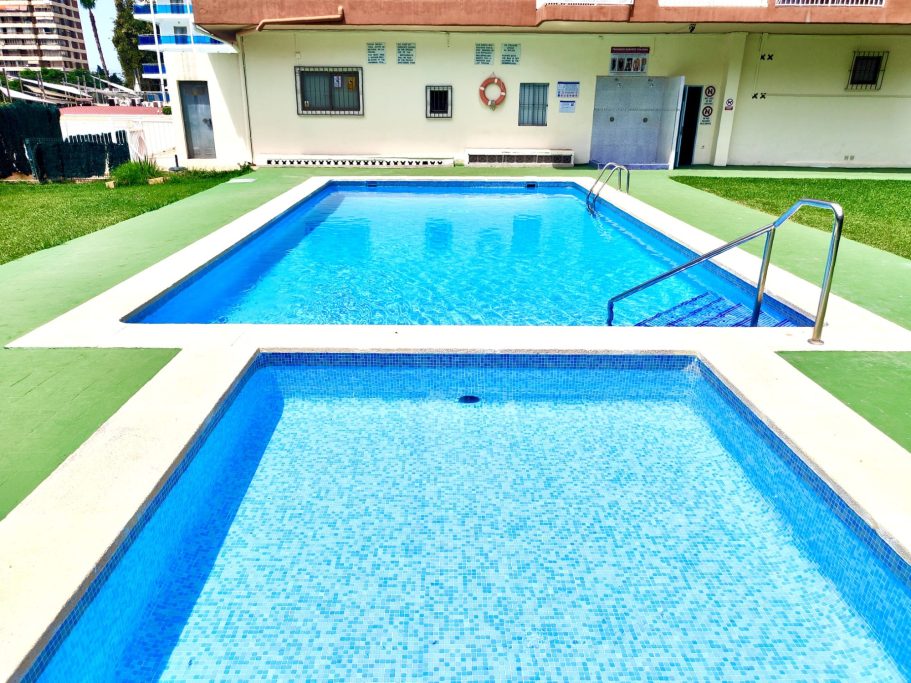 Piscine avec bassin enfants Appartement à 300 m de Playa Levante avec piscine et bassin enfants à Benidorm