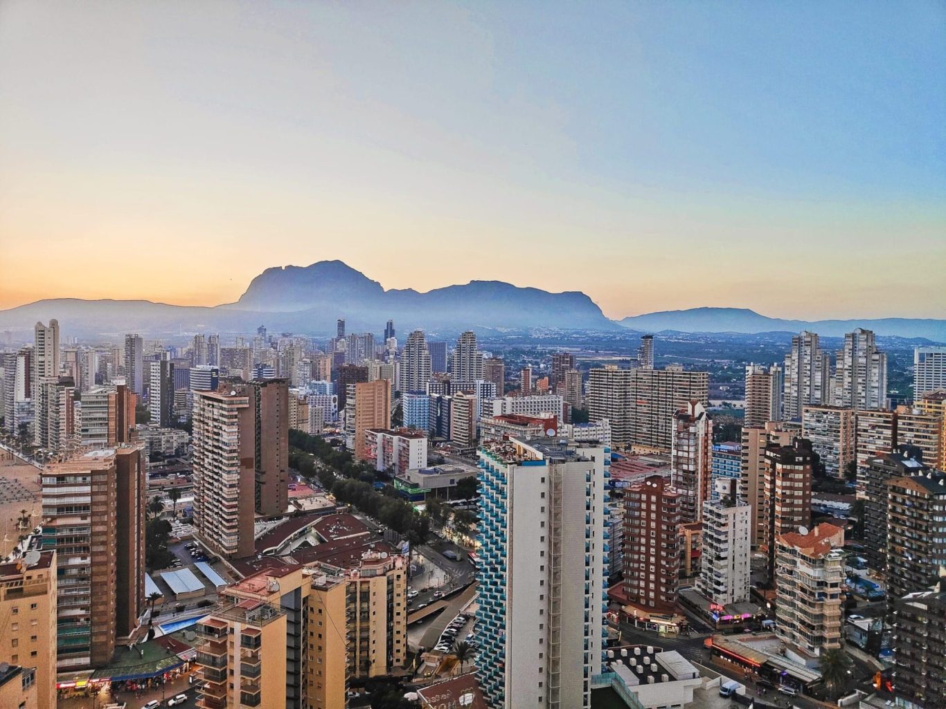 Appartement vue mer au 19e étage – Veracruz Benidorm Appartement Veracruz Benidorm au 19e étage avec terrasse et vue panoramique sur la mer et l’île de Benidorm – première ligne Playa Levante