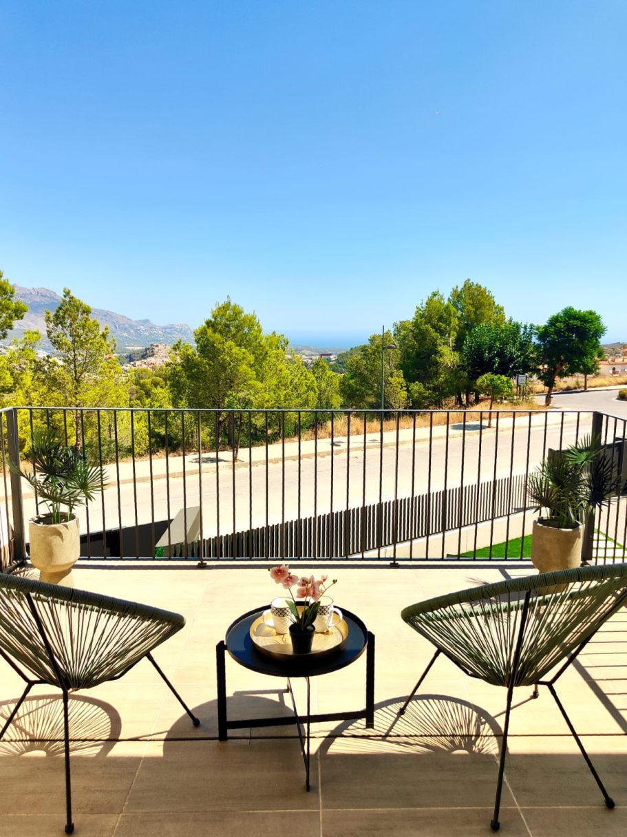 Terrasse privative Master Bedroom avec vue Costa Blanca – villa Polop Bay View