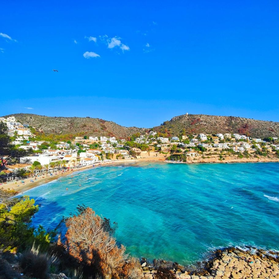 Balades et nature autour de Benidorm : parcs urbains, sentiers côtiers et pinèdes pour profiter du paysage méditerranéen