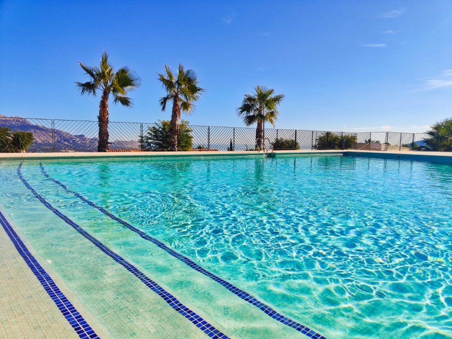 Piscine du complexe Polop Hills
